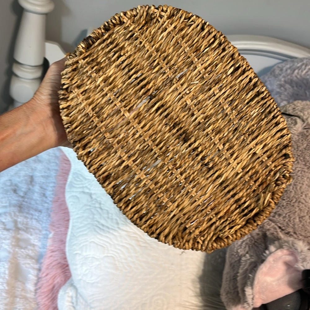 Decorative basket Metal Handle and trim - Picture 3 of 7